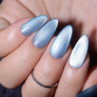 Cat eye sky bluess