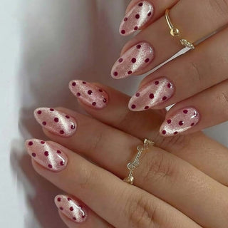 Cat eye in printerest polka