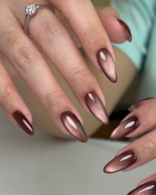 Cat- Eye in a dark Press On's