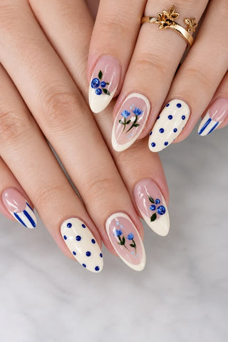 Cat eye in printerest polka
